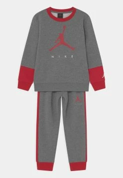 Meilleure vente 🤩 Jordan Meilleure qualité JUMPMAN CREW SET - Survêtement vêtements basket-ball enfant ✔️ -Pas Cher Jordan Magasin f278cd846cc949c5abac77ab55ef51bd