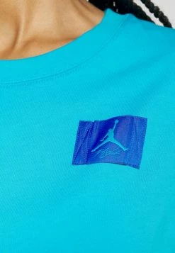 Sortie ⌛ Prix Sympa Jordan ESSEN BOXY TEE - T-shirt basique t-shirts et tops col rond femme 👏 -Pas Cher Jordan Magasin f328bdb84c164a1d86679ffd4b7179c4