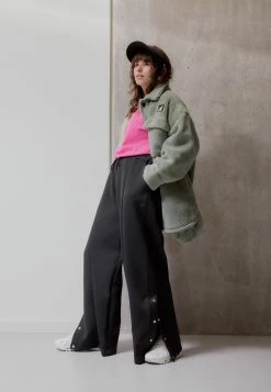 Budget ✨ Jordan NEW CLASSICS SUIT - Pantalon de survêtement Prix Légers pantalons haute femme 💯